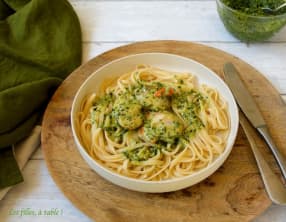 Pâtes aux Saint-Jacques et pesto d’ail des ours