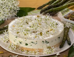 Cheesecake aux asperges et ail des ours