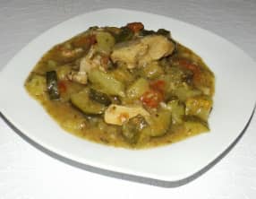 Sauté de dinde aux courgettes, tomates cerise et pesto