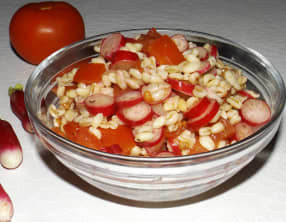 Salade de blé aux tomates et aux radis