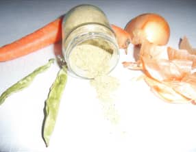 Bouillon d’épluchures de légumes en poudre