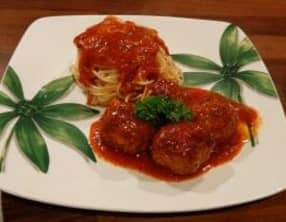 Boulettes de viande, sauce tomate et mozzarella