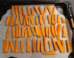 Frites de patate douce au four