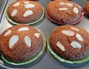 Muffins aux griottes et amandes