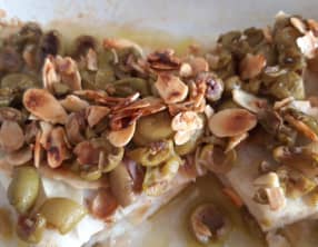 Filets de colin aux olives et aux amandes