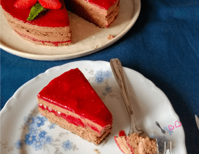 Entremets chocolat fraise et framboise