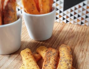 Bâtonnets croustillants au cheddar et moutarde