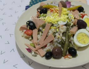 Salade de riz à la mortadelle de dinde fumée thon et haricots verts