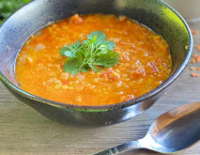Soupe de lentilles corail, curry coco