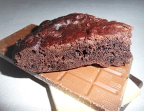 Gâteau extra chocolaté aux 3 pépites