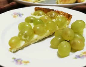 Tarte aux raisins muscat et à la crème amandine