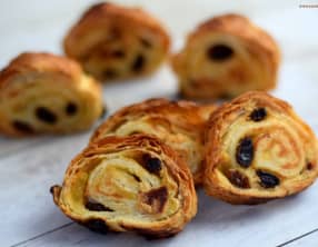 Feuilletés aux raisins secs et à la crème d'amande