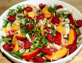 Roquette, endives aux nectarines, framboises et cinq épices