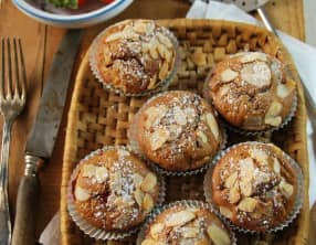 Muffins aux fraises, pomme et amandes