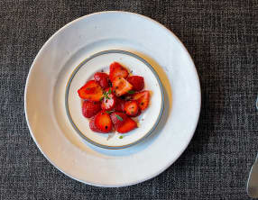 Fraises au poivre lactofermenté