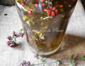 Huile aromatisée à la marjolaine