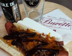 Hot-Dog et son confit d'oignon maison