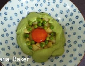 Salade de pomme de terre, petits pois et jaune d'oeuf cuit au soja