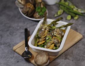 Salade d'amandes de mer aux petits légumes verts