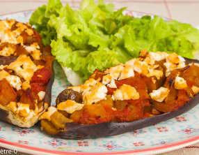 Aubergines farcies aux olives et à la feta