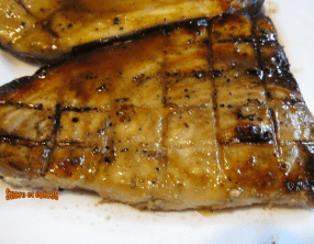 Steaks d'espadon au miel et au citron vert