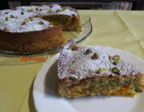 Gâteau moelleux abricots pistaches