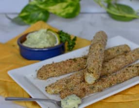 Asperges panées et crème verte aux oeufs