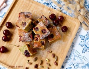 Moelleux aux cerises et pistaches