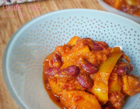 Ragoût de patates douces, haricots rouges et cacahuètes