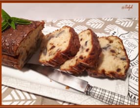 Cake à l’aubergine, tomates séchées et mozzarella