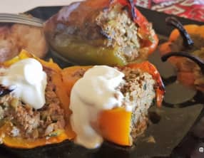 Poivrons farcis à la viande et courgette