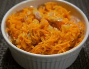 Carottes râpées à l'échalote et vinaigrette au gingembre