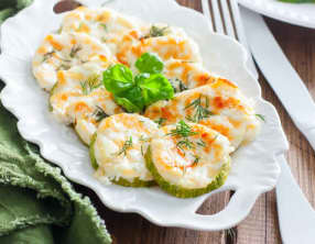 Rondelles de courgettes au fromage au four