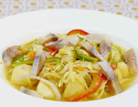 Consommé de légumes frais au hareng