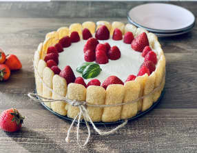 Tiramisu façon charlotte aux fraises