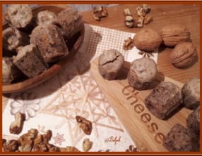 Mini cannelés roquefort et noix