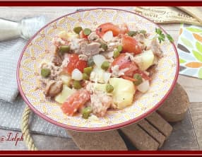 Salade de pommes de terre au poulet, sauce au thon