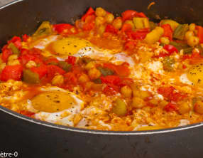 Chakchouka aux œufs et pois chiches