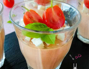 Verrines de panna cotta à la tomate