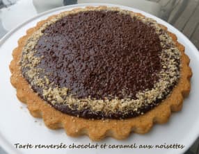 Tarte renversée chocolat et caramel aux noisettes