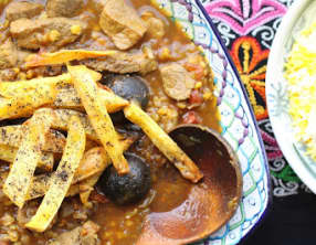 Khorech à l'agneau, au citron noir et aux pommes de terre