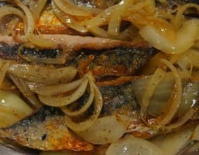 Filets de maquereaux poêlés au vin blanc