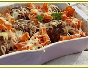 Gratin de penne aux boulettes de viande