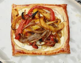 Tartes fines aux poivrons et chèvre frais