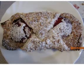 Feuilletés aux prunes et noix