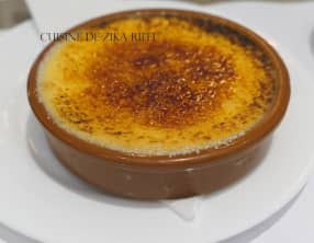 Crème brûlée à la poudre de riz aux amandes et à la vanille