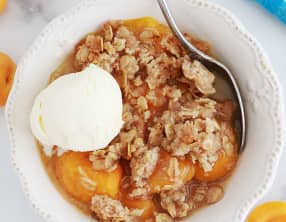 Crumble aux abricots et flocons d'avoine
