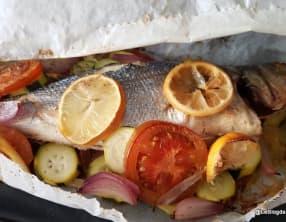Bar aux légumes cuit en papillote