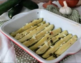 Courgettes à l'étuvée, ail et origan