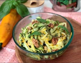 Tagliatelles de courgettes au thym et aux noix